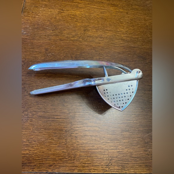 Stainless Steel Potato Vegetable Fruits Ricer Large Capacity Heavy Duty - Picture 8 of 10